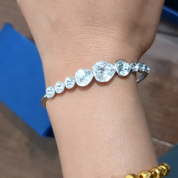 Swarovski Crystal bangle - adjustable - Picture 4 of 8